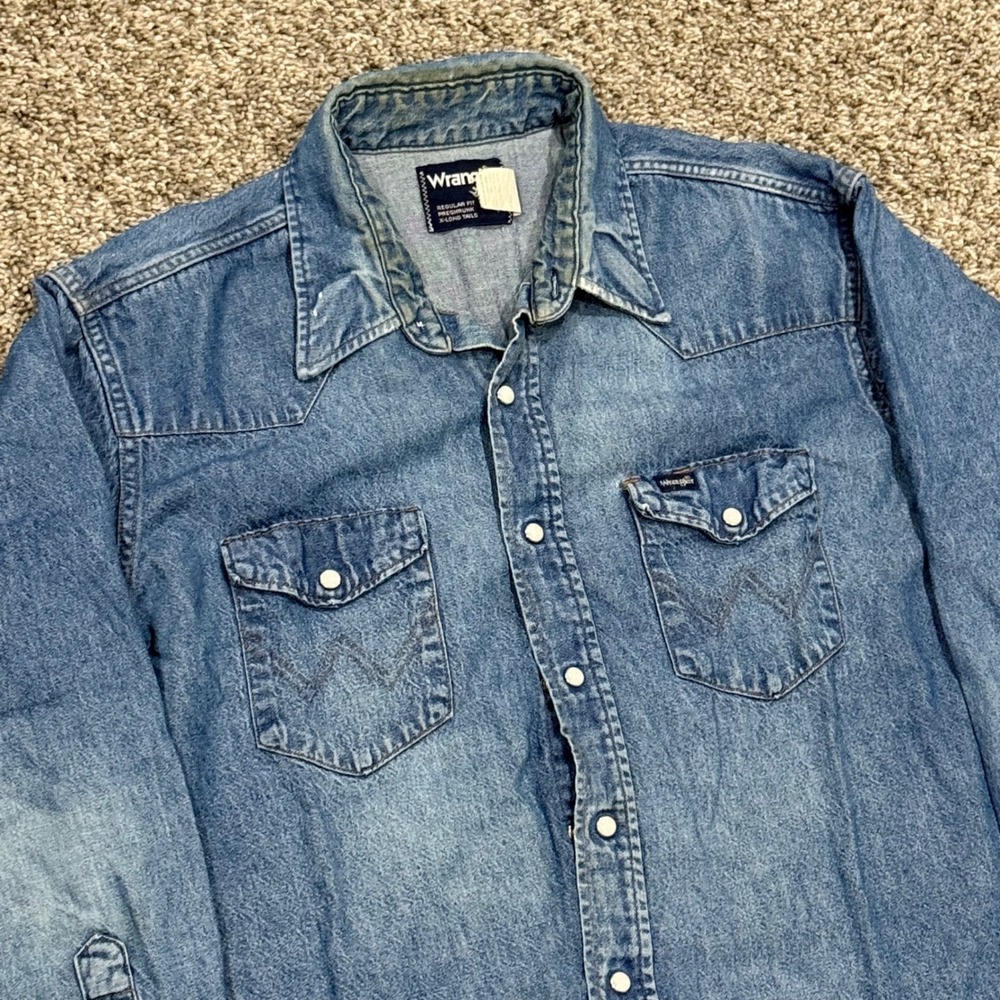 Vintage Wrangler Denim Western Pearl Snap Shirt Regular Fit X-Long Tails 17.5x34